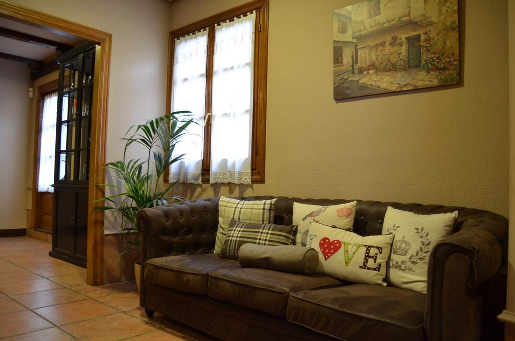 Hostal Ameztia Doneztebe 외부 사진